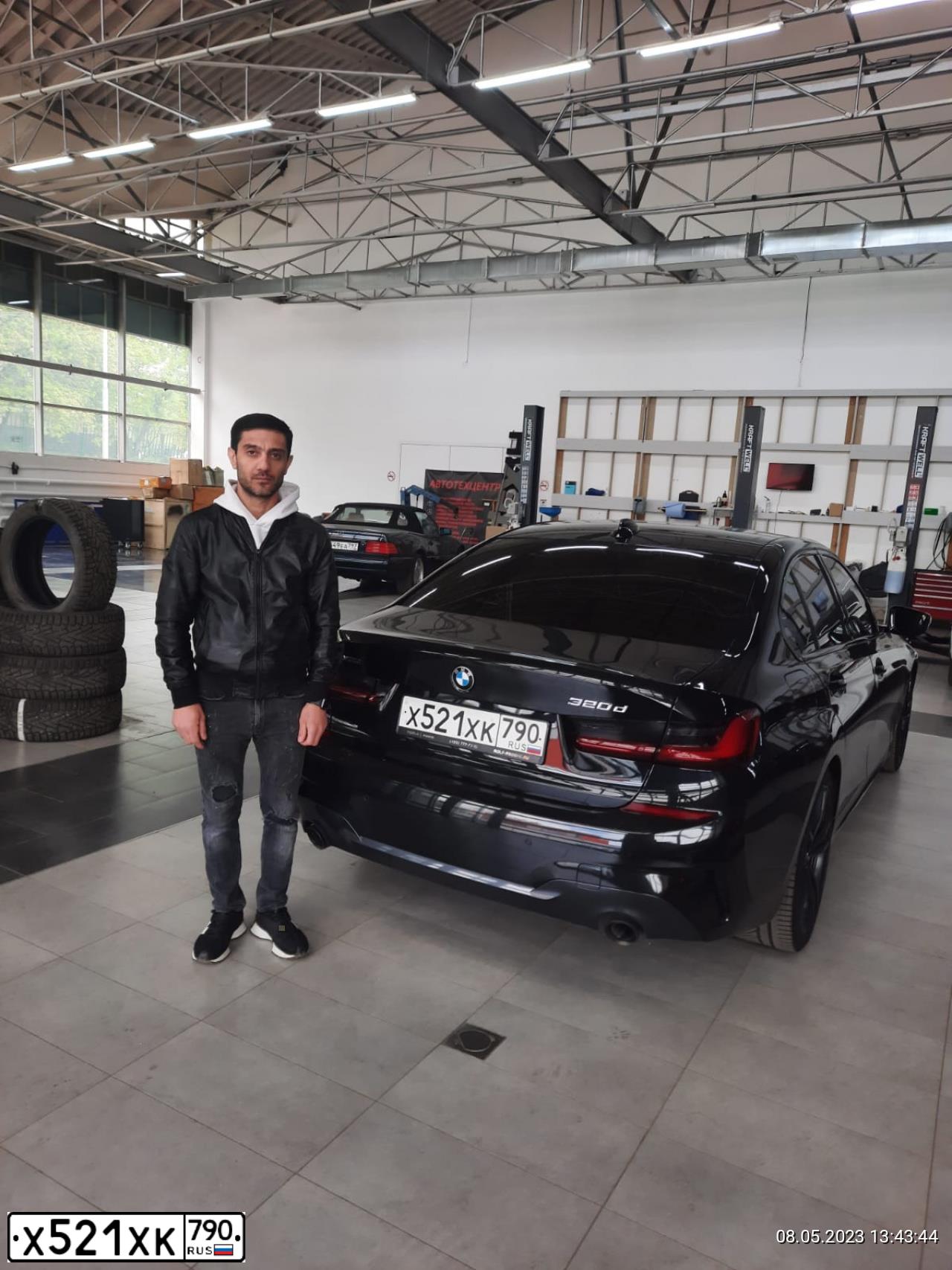 Фото автомобиля BMW 320D, 2019 — госномер Т213ЕС774. Цвет: ЧЕРНЫЙ