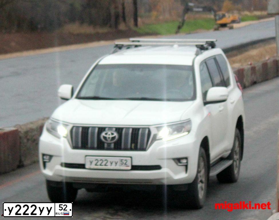 Фото автомобиля BMW X5, 2005 — госномер У222УУ52. Цвет: ТЕМНО-СЕРЫЙ