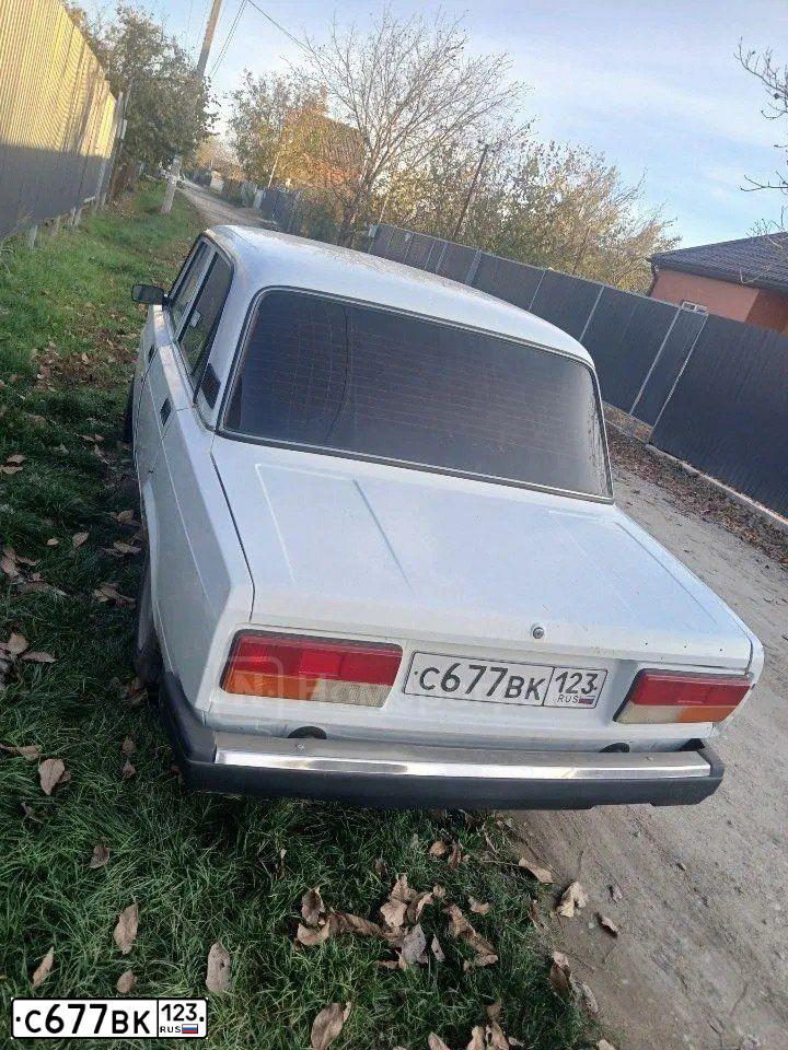 Фото автомобиля LADA 2107, 2011 — госномер С677ВК123. Цвет: ЯРКО-БЕЛЫЙ