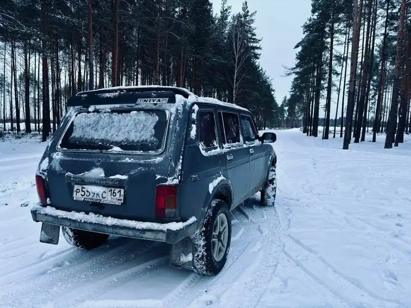 Фото автомобиля LADA 2110 LADA, 1999 — госномер Р557КС161. Цвет: СЕРЕБРИСТО-ЗЕЛЕНЫЙ