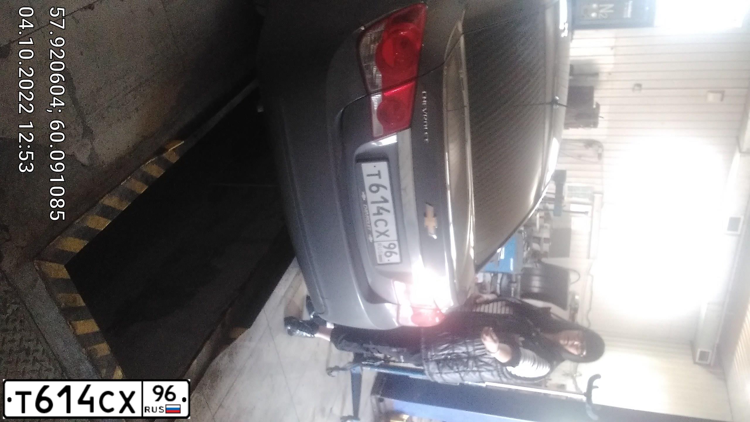 Фото автомобиля CHEVROLET CRUZE, 2012 — госномер Т614СХ96. Цвет: Серый