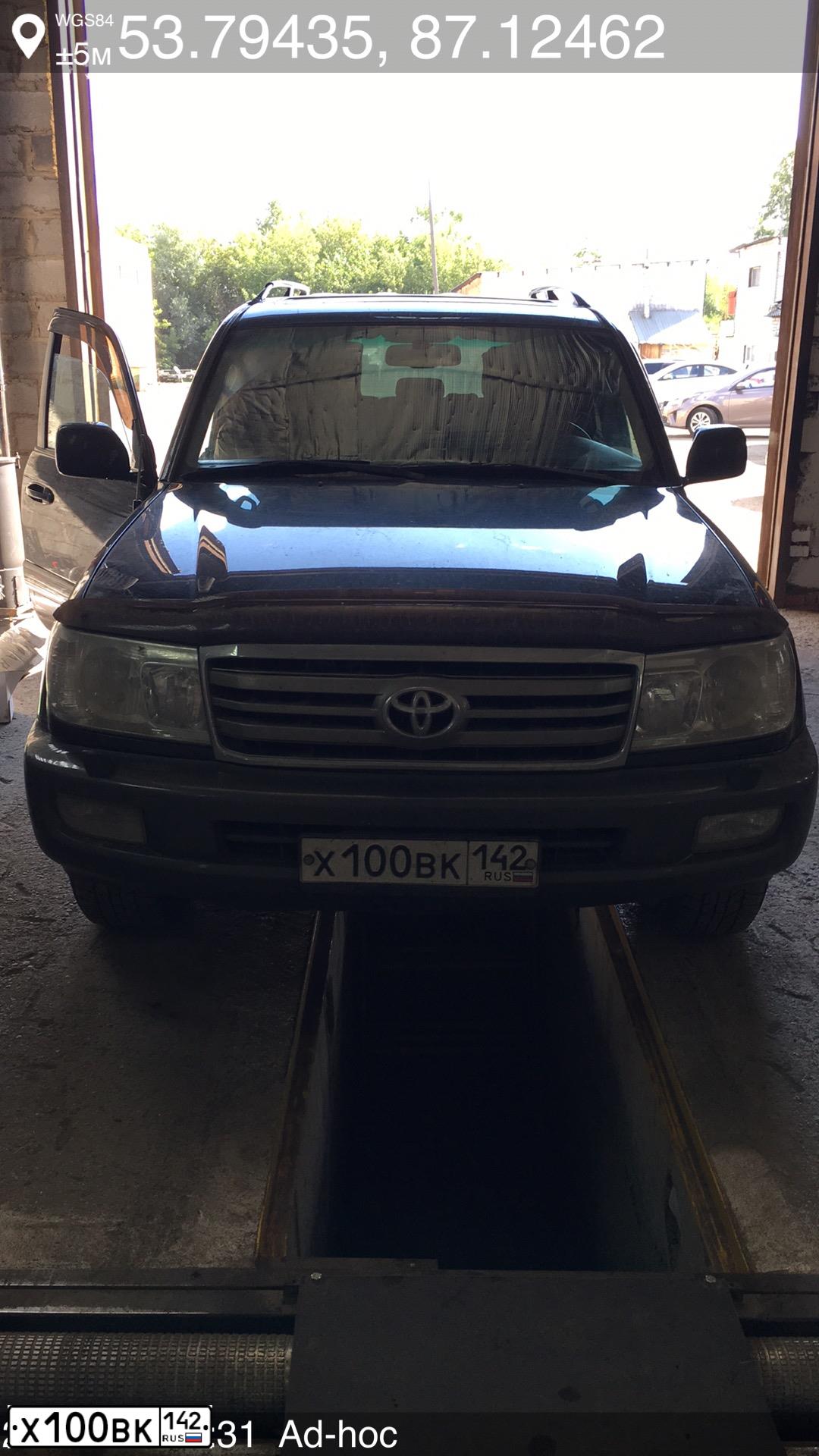 Фото автомобиля TOYOTA LANDCRUISER, 2007 — госномер М120АВ142. Цвет: ЧЕРНЫЙ