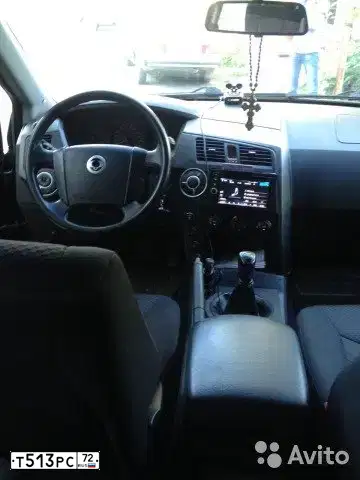 Фото автомобиля SSANGYONG KYRON, 2008 — госномер У964ОР55. Цвет: СИНЕ-СЕРЫЙ