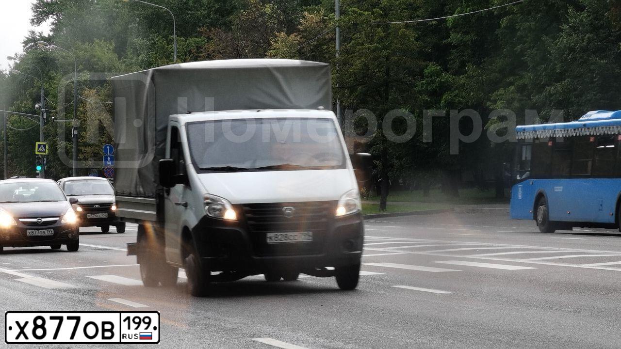 Фото автомобиля OPEL CORSA, 2007 — госномер Х877ОВ199. Цвет: темно-серый