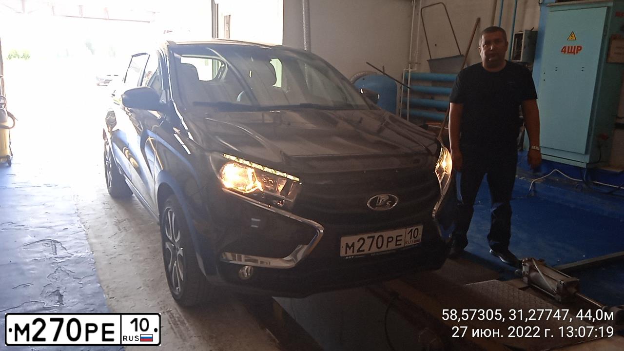 Фото автомобиля LADA XRAY, 2018 — госномер М270РЕ10. Цвет: ТЕМНО-КОРИЧНЕВЫЙ