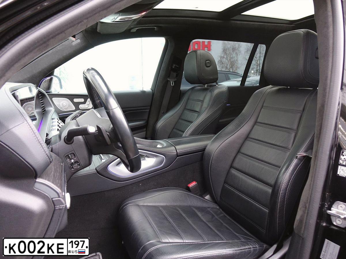 Фото автомобиля VOLKSWAGEN CARAVELLE, 2008 — госномер А854КА180. Цвет: ЧЕРНЫЙ