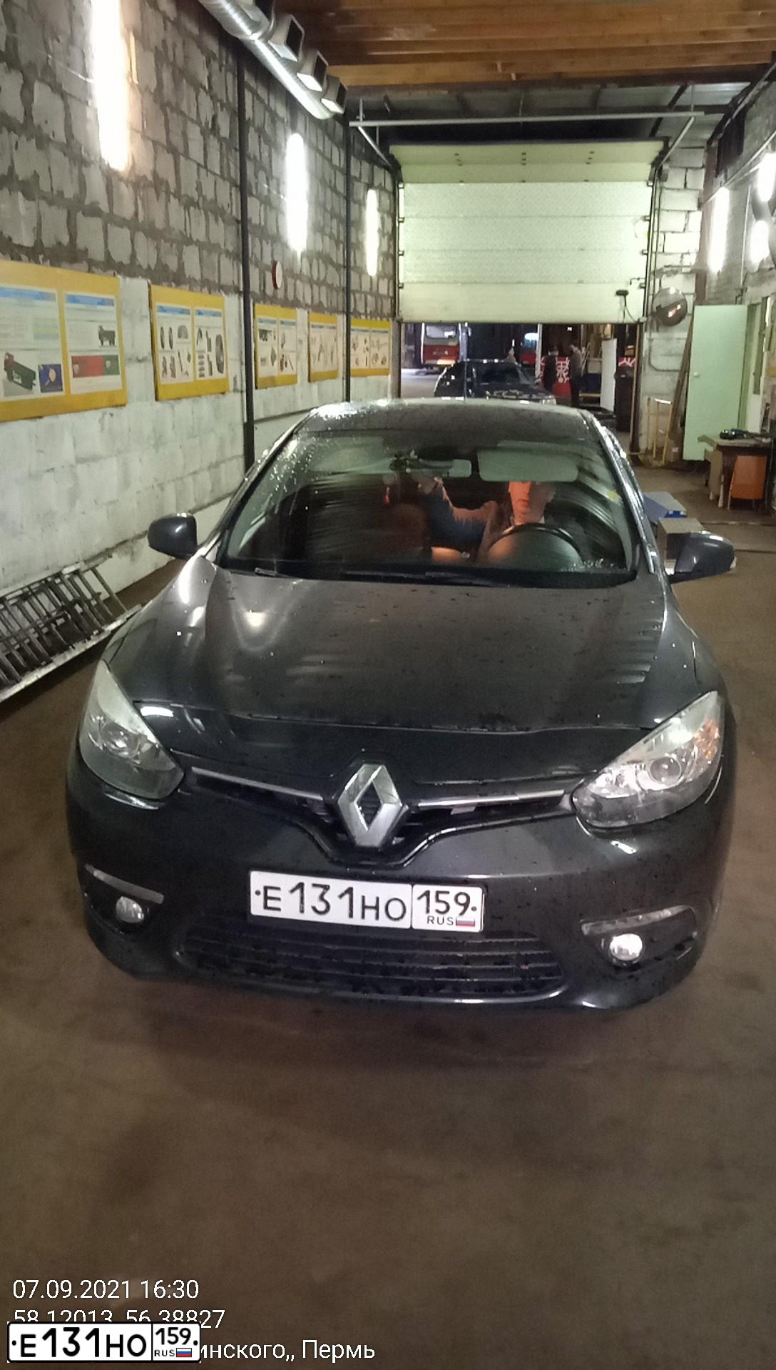 Фото автомобиля RENAULT FLUENCE, 2013 — госномер Е131НО159