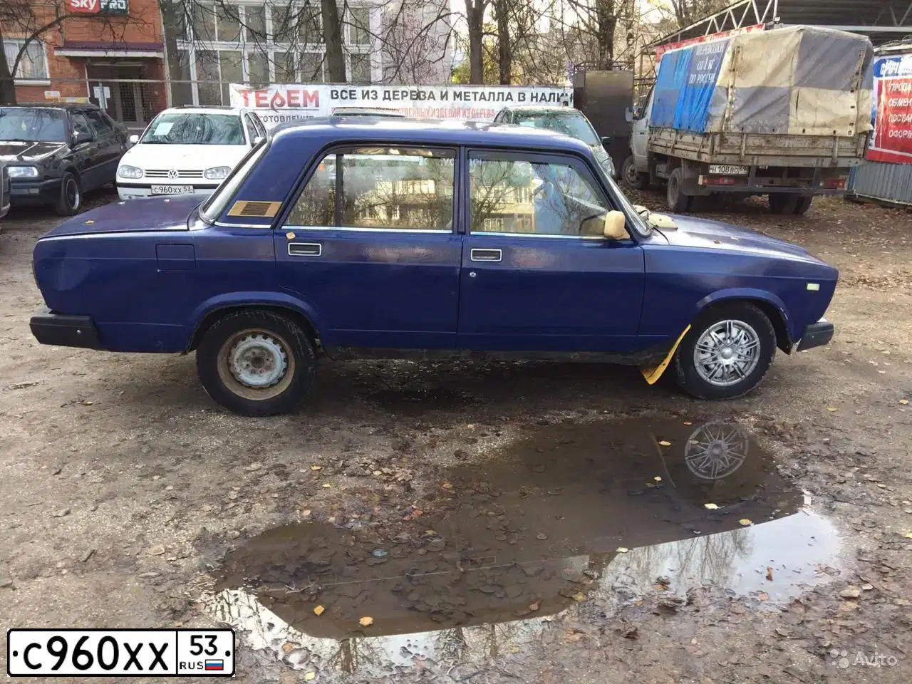 Фото автомобиля VOLKSWAGEN GOLF, 1999 — госномер С960ХХ53. Цвет: Белый