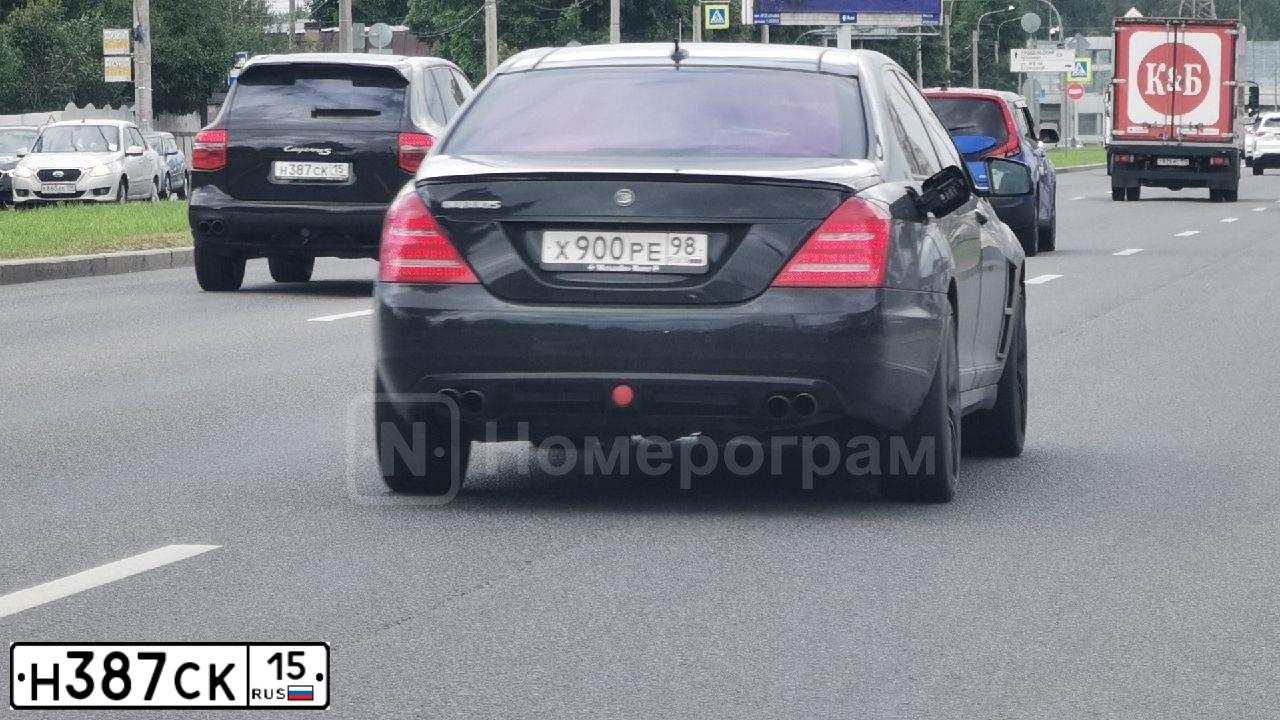 Фото автомобиля PORSCHE CAYENNE, 2007 — госномер Н387СК15. Цвет: ЧЕРНЫЙ
