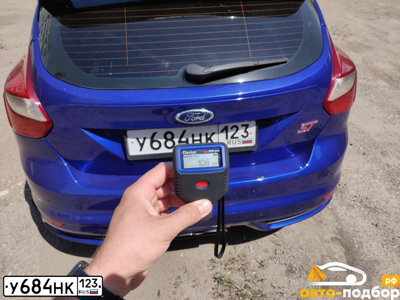 Фото автомобиля FORD FOCUS, 2012 — госномер В135МЕ07. Цвет: синий