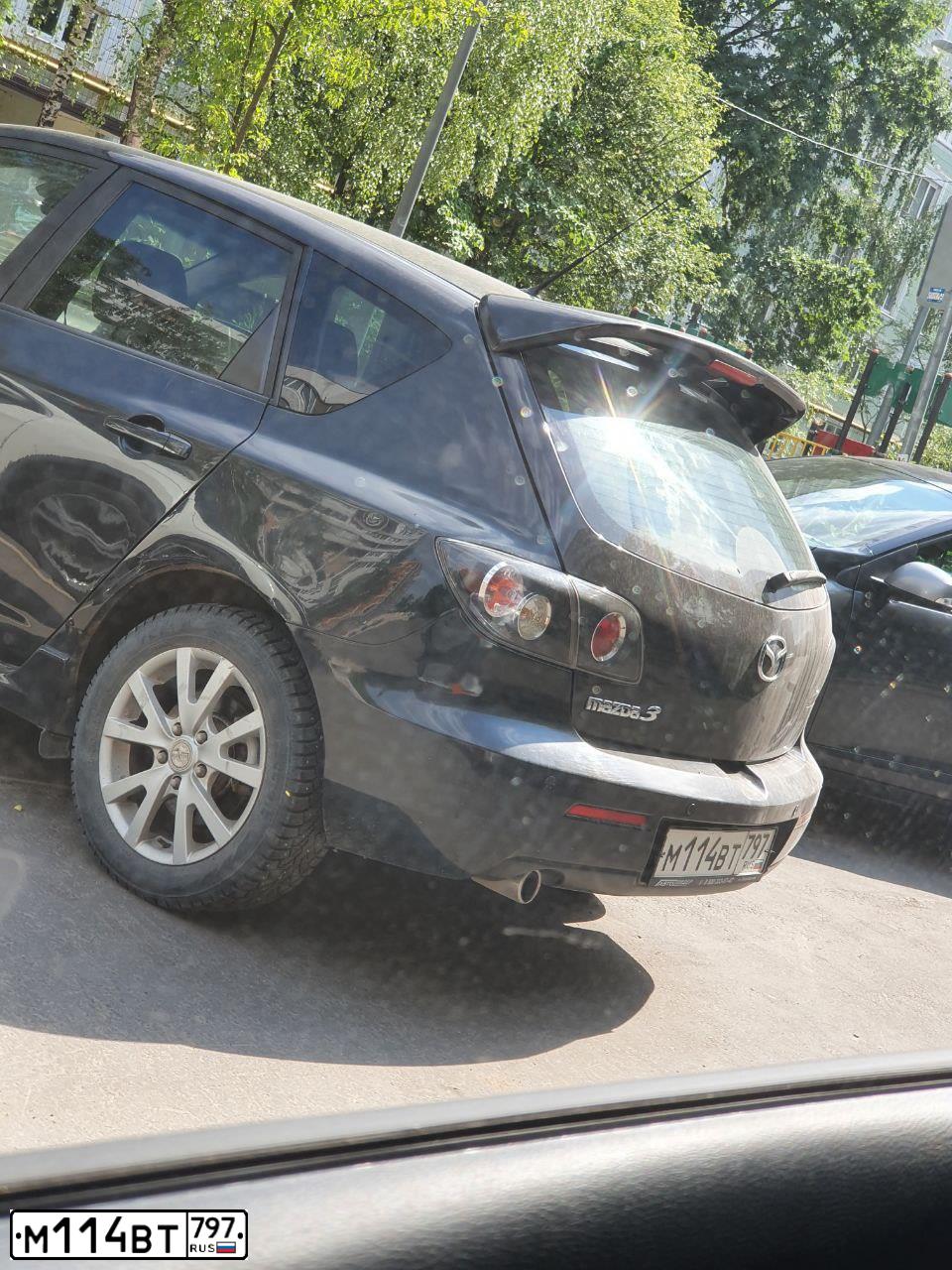 Фото автомобиля MAZDA 3, 2008 — госномер М114ВТ797. Цвет: ЧЕРНЫЙ