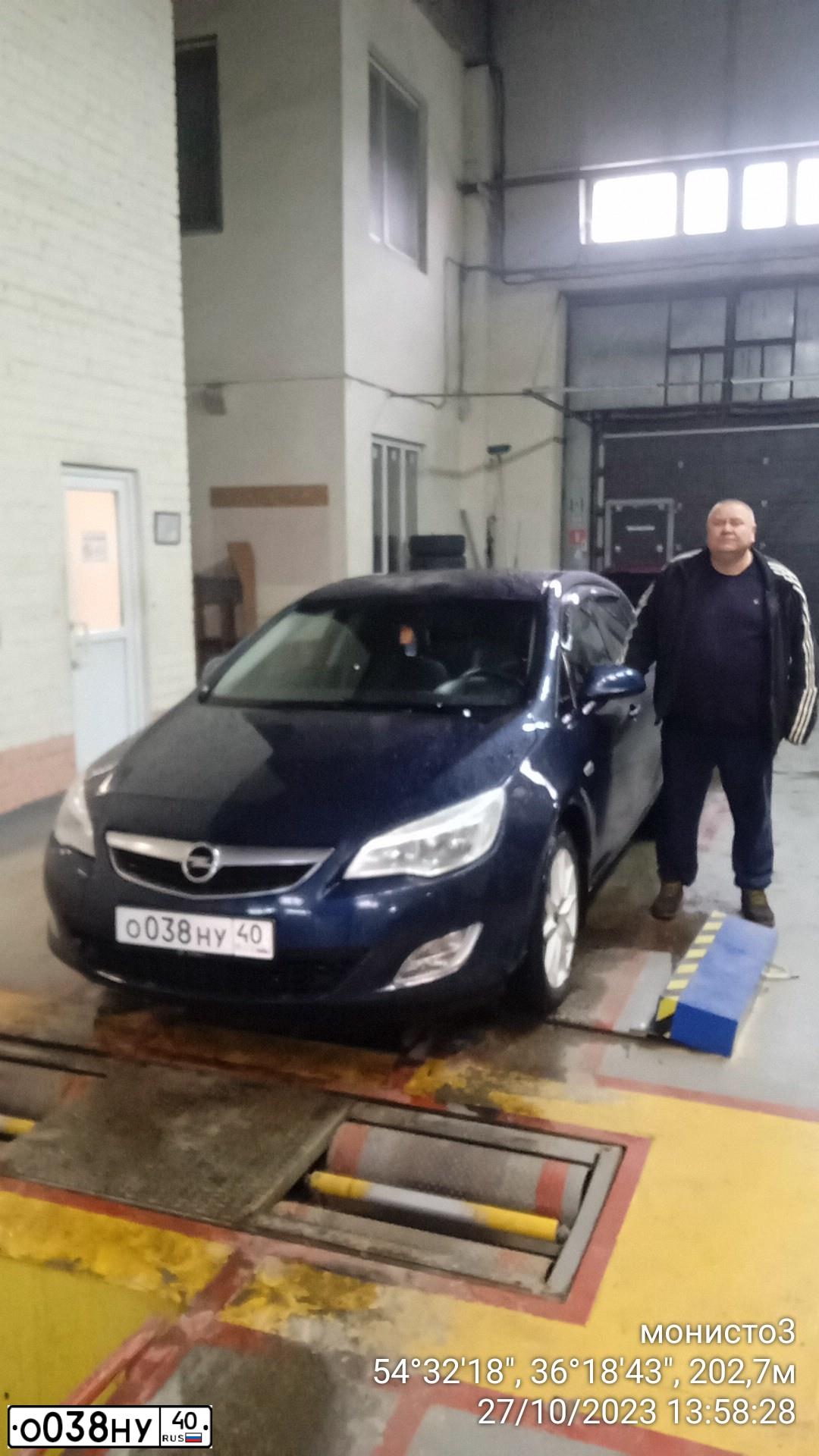 Фото автомобиля OPEL ASTRA, 2010 — госномер М333ВС71. Цвет: СИНИЙ МЕТАЛЛИК