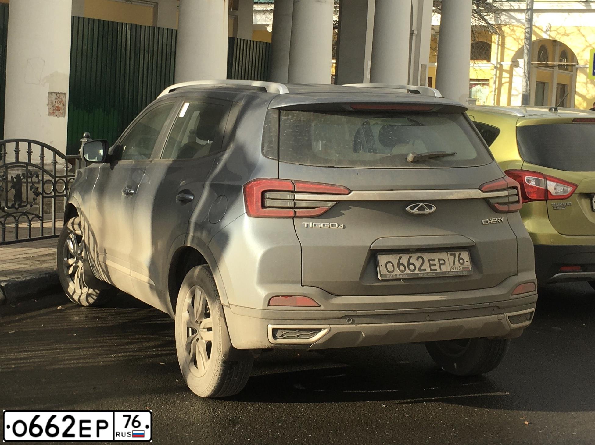 Фото автомобиля CHERY TIGGO, 2020 — госномер О662ЕР76. Цвет: СЕРЫЙ