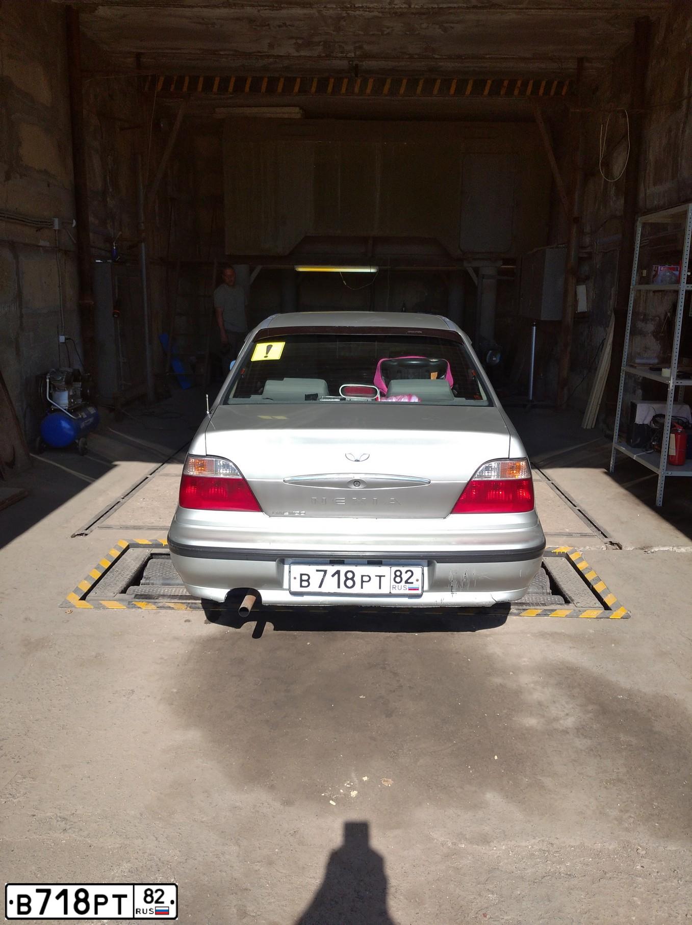 Фото автомобиля DAEWOO NEXIA, 2005 — госномер Т772ВХ193. Цвет: СЕРЕБРИСТЫЙ