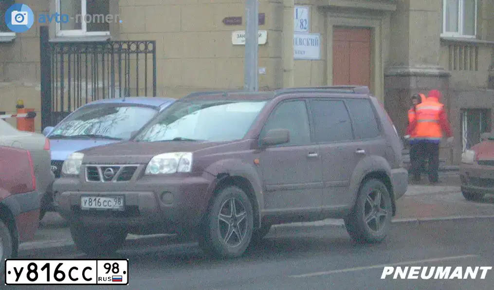 Фото автомобиля NISSAN X-TRAIL, 2002 — госномер В837ХУ178. Цвет: КРАСНЫЙ