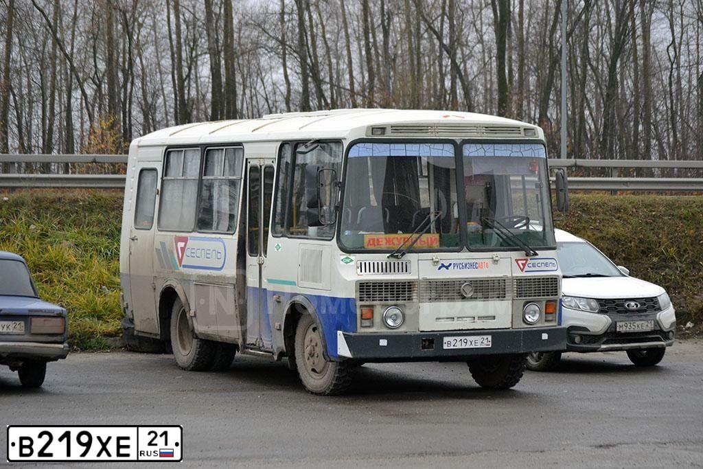 Фото автомобиля PAZ 3205, 2013 — госномер В219ХЕ21. Цвет: Белый