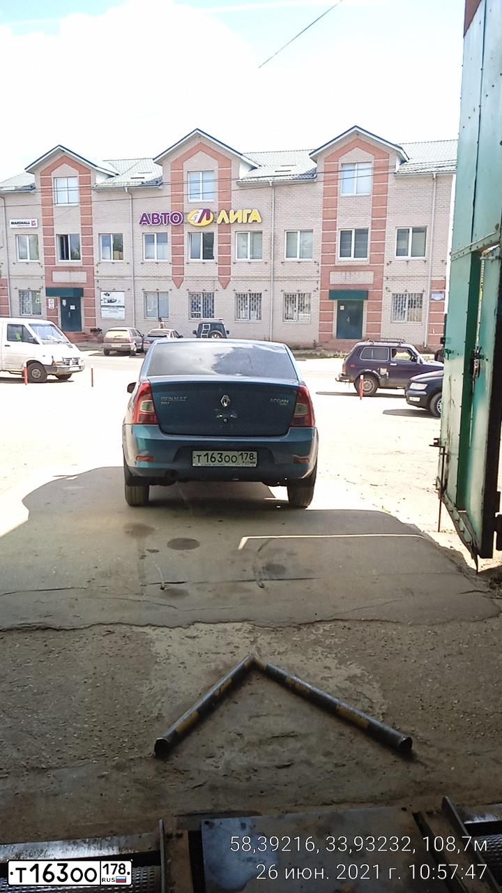Фото автомобиля RENAULT LOGAN, 2010 — госномер Т163ОО178. Цвет: СИНИЙ МЕТАЛЛИК