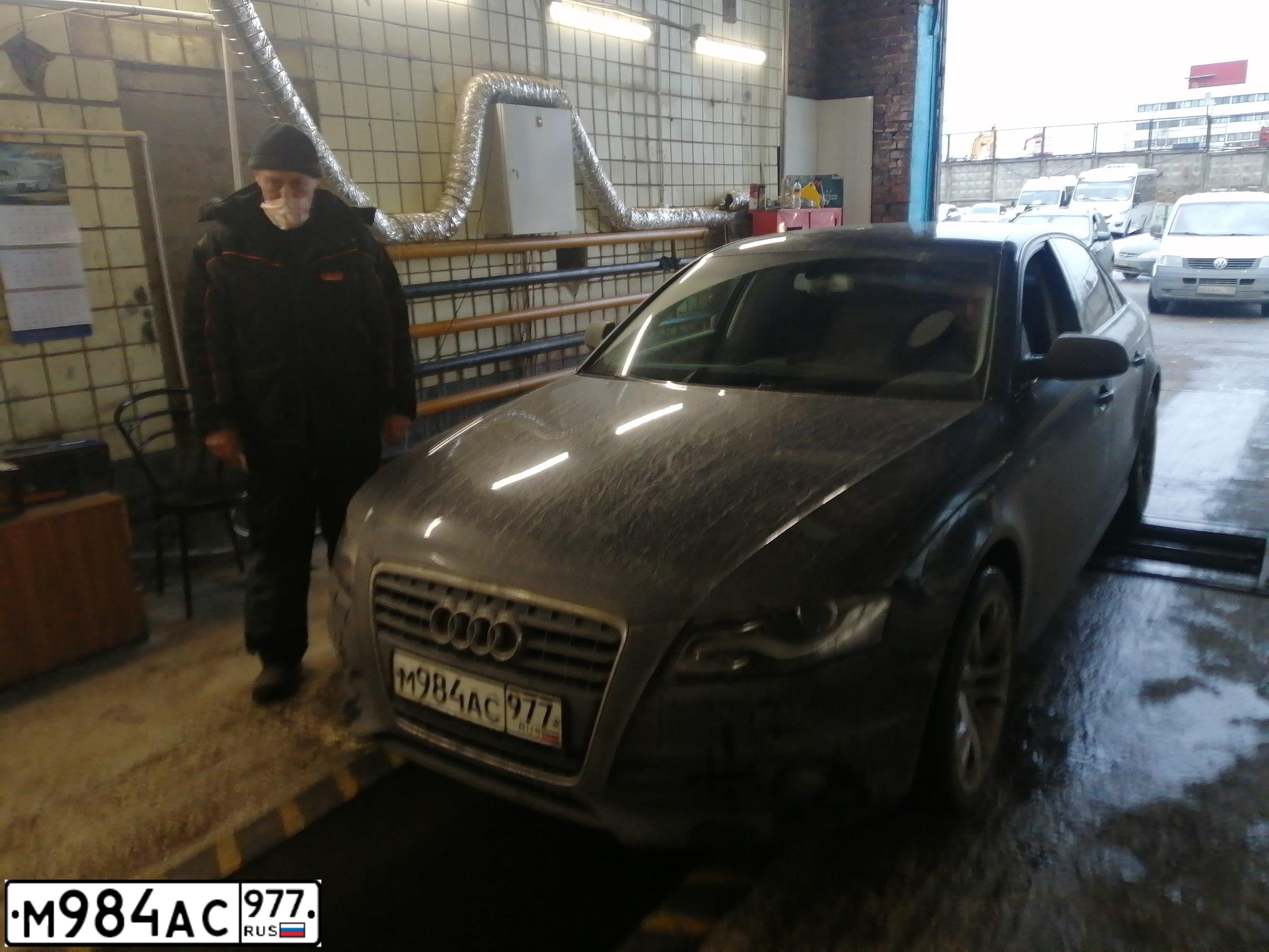 Фото автомобиля AUDI A4, 2010 — госномер А809МН77. Цвет: ЧЕРНЫЙ
