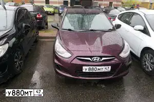 Фото автомобиля HYUNDAI SOLARIS, 2011 — госномер У880МТ47. Цвет: ФИОЛЕТОВЫЙ