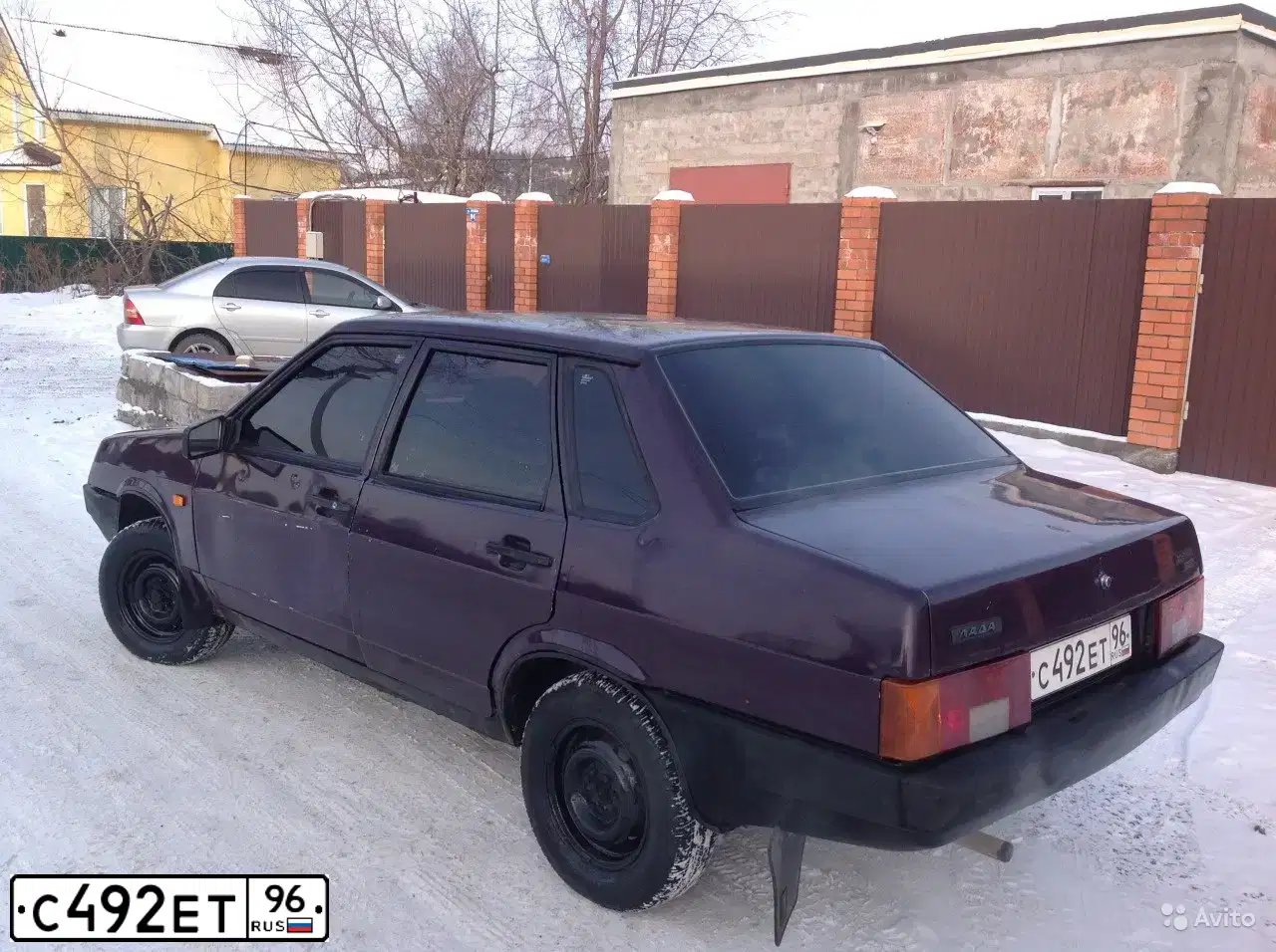 Фото автомобиля LADA 2109 SAMARA, 1997 — госномер Е617РК196. Цвет: ФИОЛЕТОВЫЙ