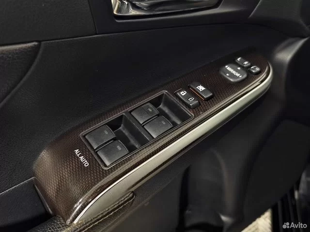Фото автомобиля TOYOTA CAMRY, 2014 — госномер М024ЕК147. Цвет: ЧЕРНЫЙ МЕТАЛЛИК