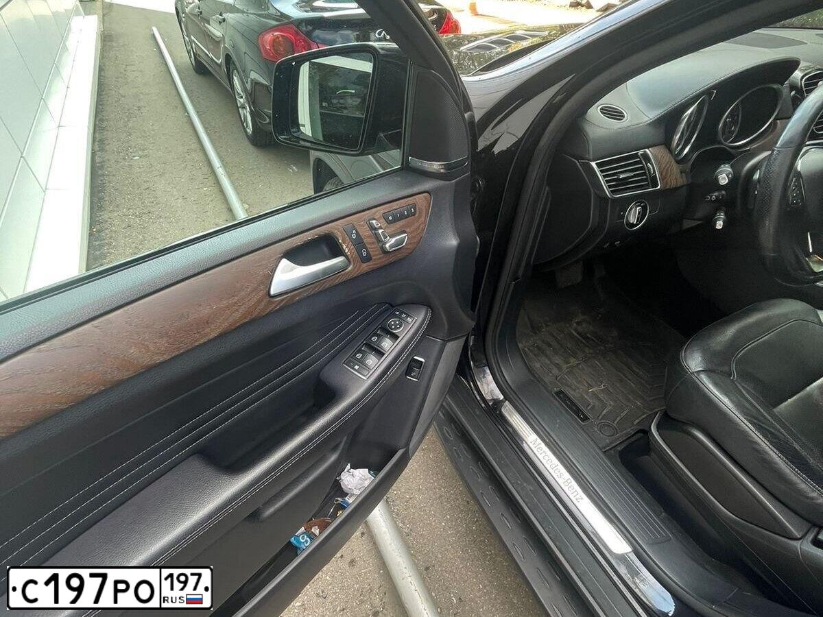 Фото автомобиля MERCEDES-BENZ GLE400, 2015 — госномер С109МН07. Цвет: ЧЕРНЫЙ
