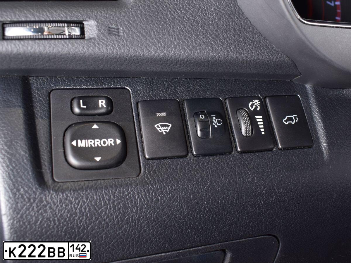 Фото автомобиля KIA CEE'D, 2009 — госномер К222ВВ142. Цвет: ПЕРЛАМУТРОВО-СЕРЕБРИСТЫЙ