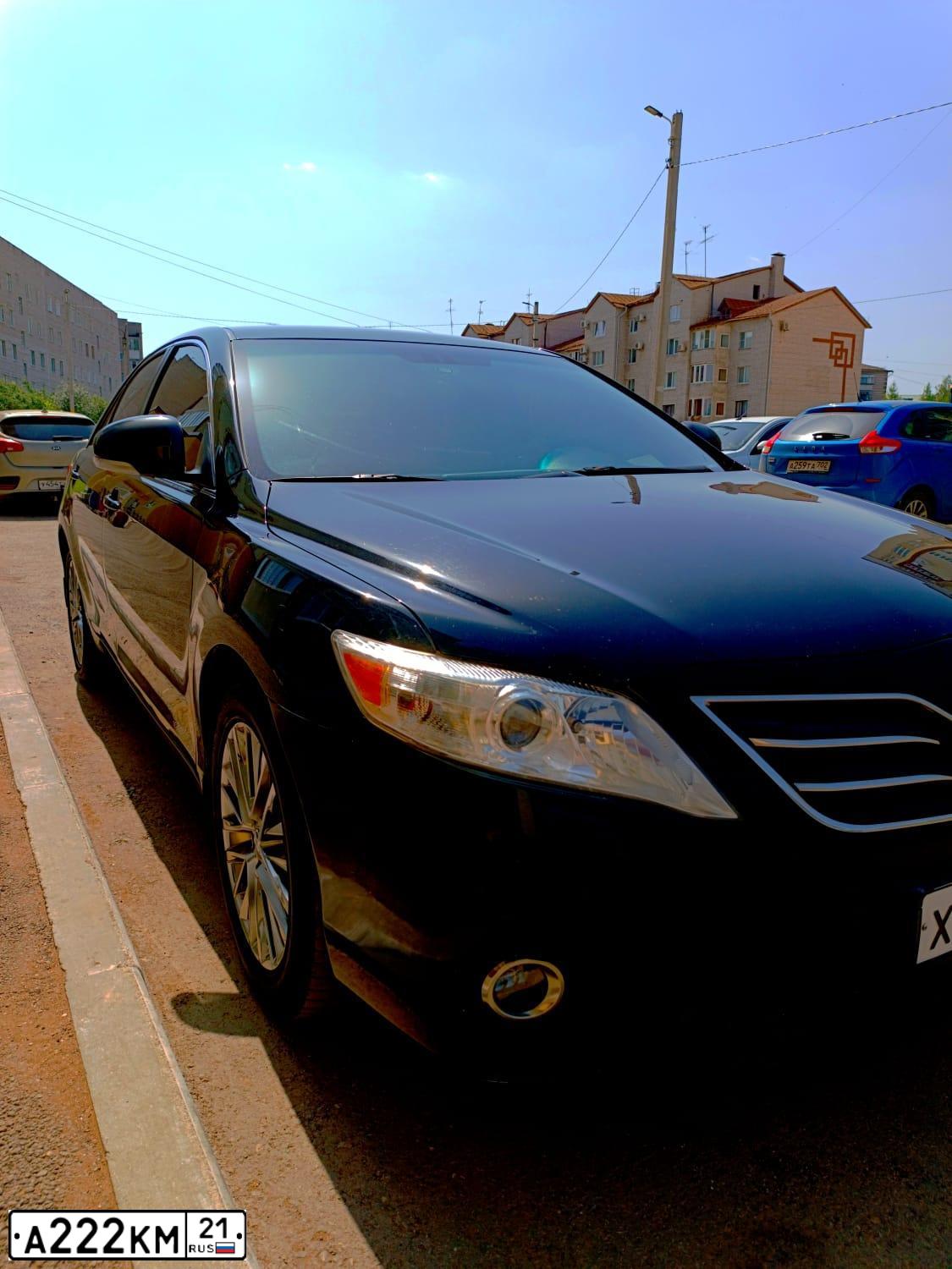 Фото автомобиля TOYOTA CAMRY, 2007 — госномер А222КМ21. Цвет: ЧЕРНЫЙ