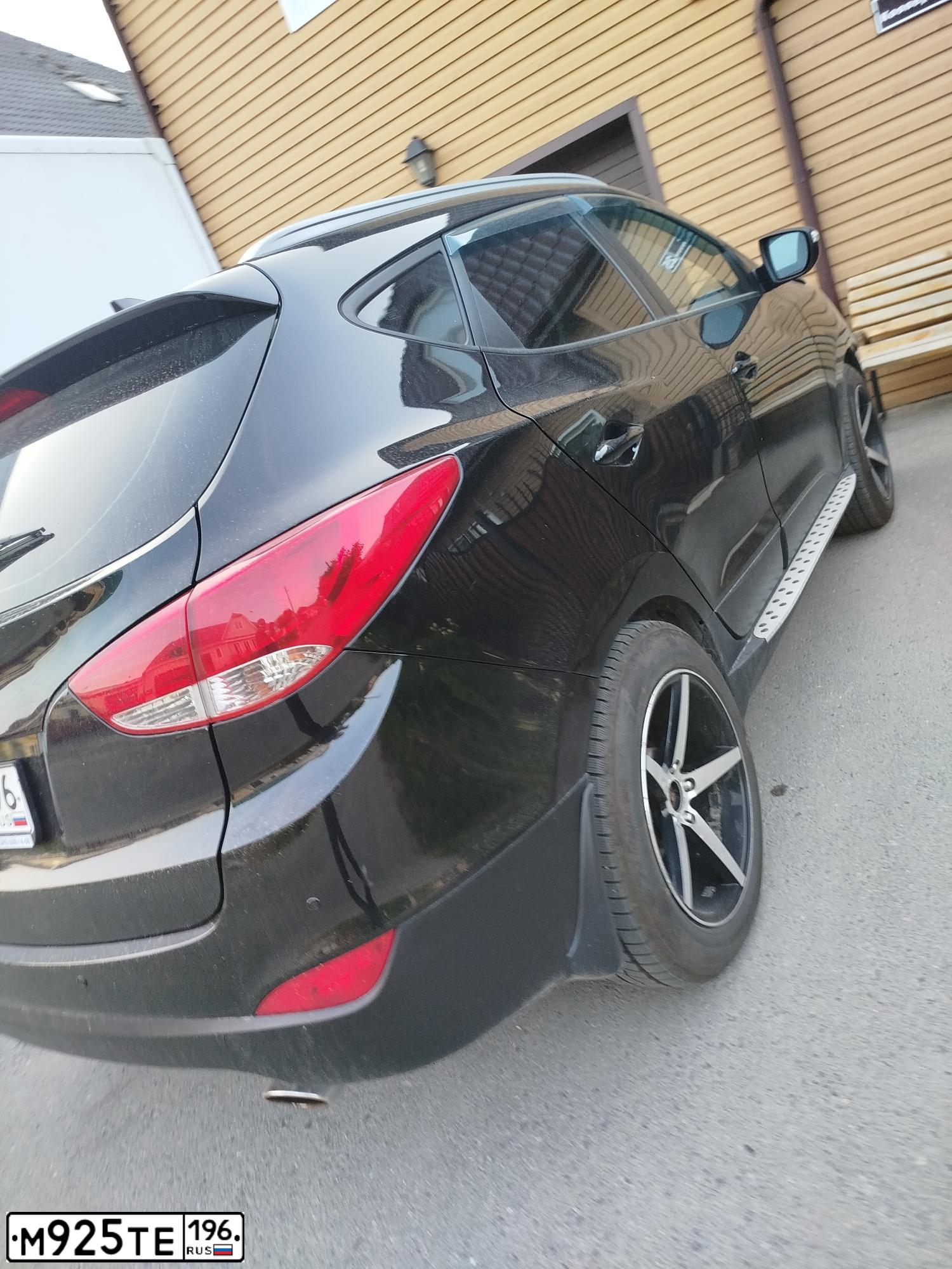 Фото автомобиля HYUNDAI IX35, 2012 — госномер Н007КА37. Цвет: ЧЕРНЫЙ