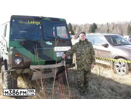Фото автомобиля ZIL 433362 /4X2/ CHASSIS, 2002 — госномер М386РМ199. Цвет: БЕЛЫЙ