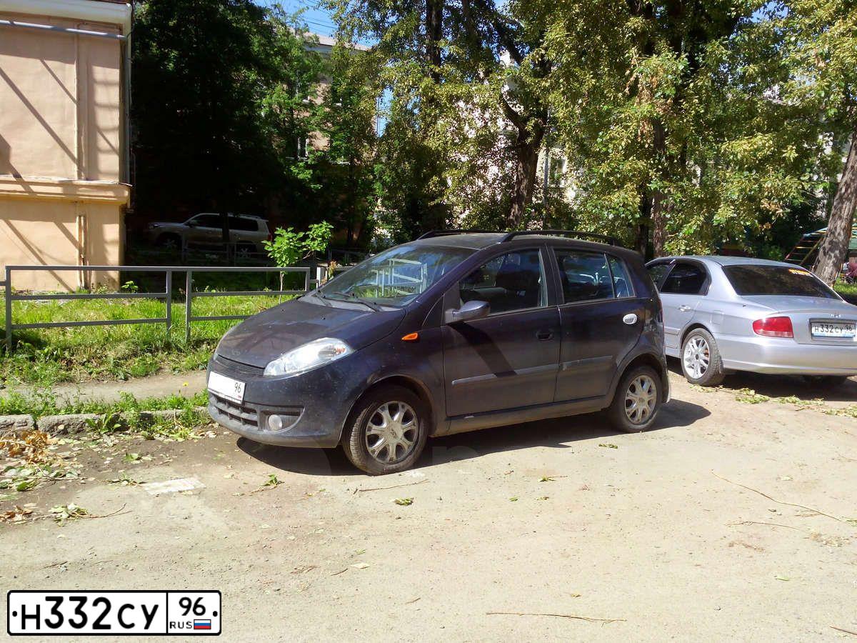 Фото автомобиля LADA 2109 SAMARA, 1998 — госномер М332СУ96. Цвет: ТЕМНО-ЗЕЛЕНЫЙ
