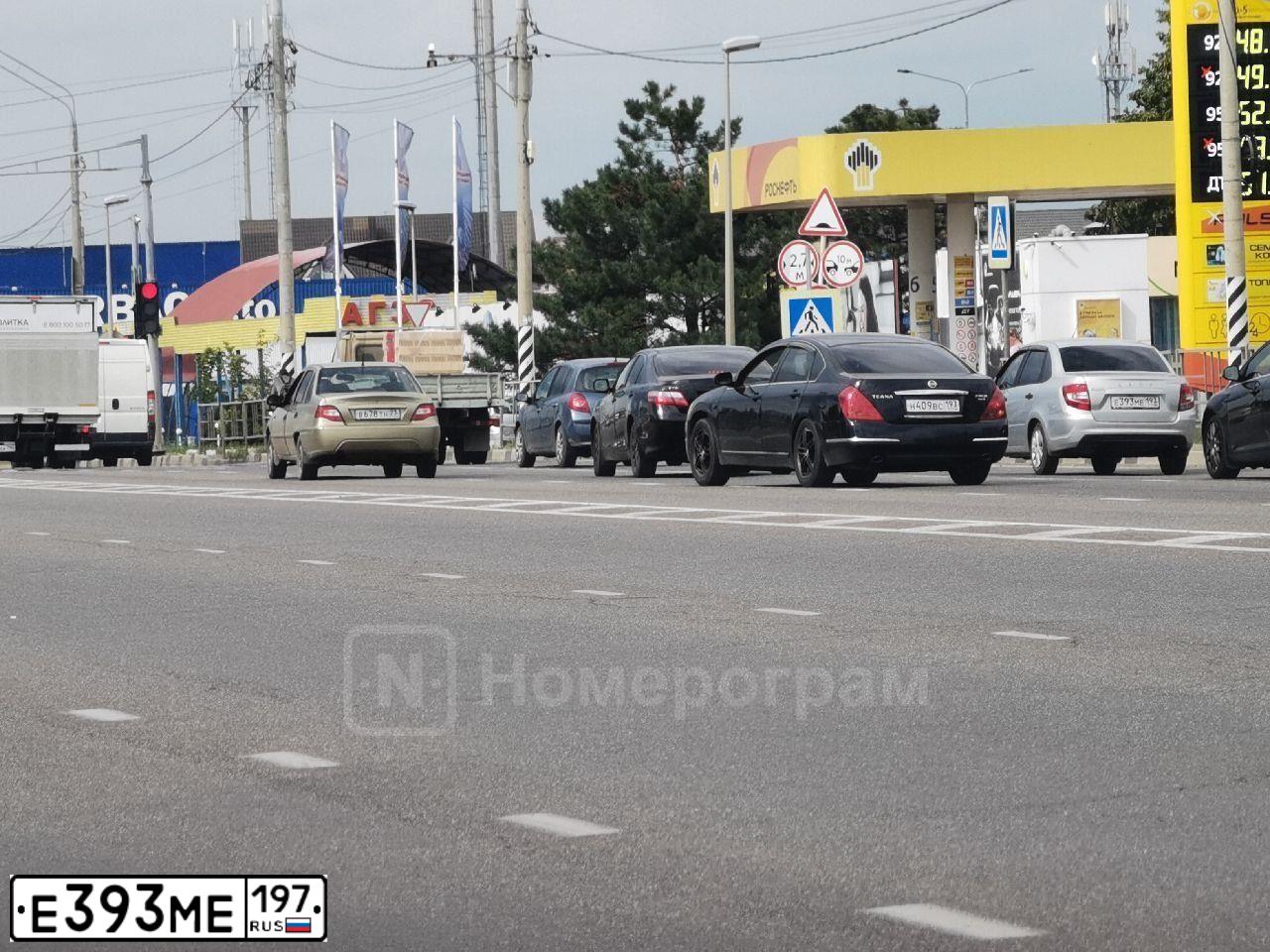 Фото автомобиля MITSUBISHI ASX, 2011 — госномер Е393МЕ197. Цвет: ГОЛУБОЙ