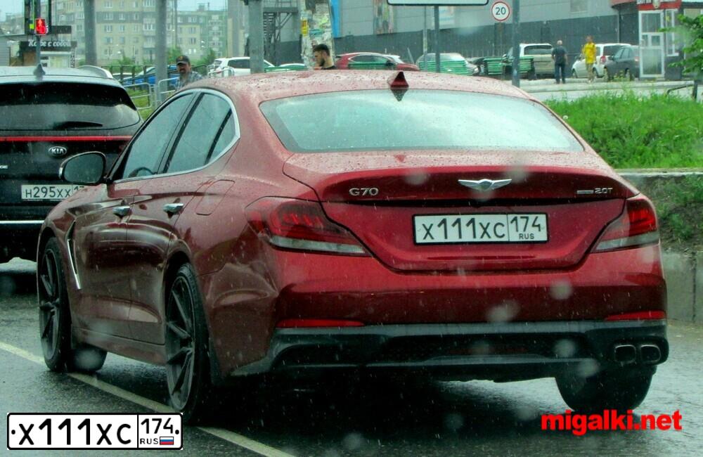 Фото автомобиля HYUNDAI GENESIS, 2019 — госномер Х111ХС174. Цвет: КРАСНЫЙ