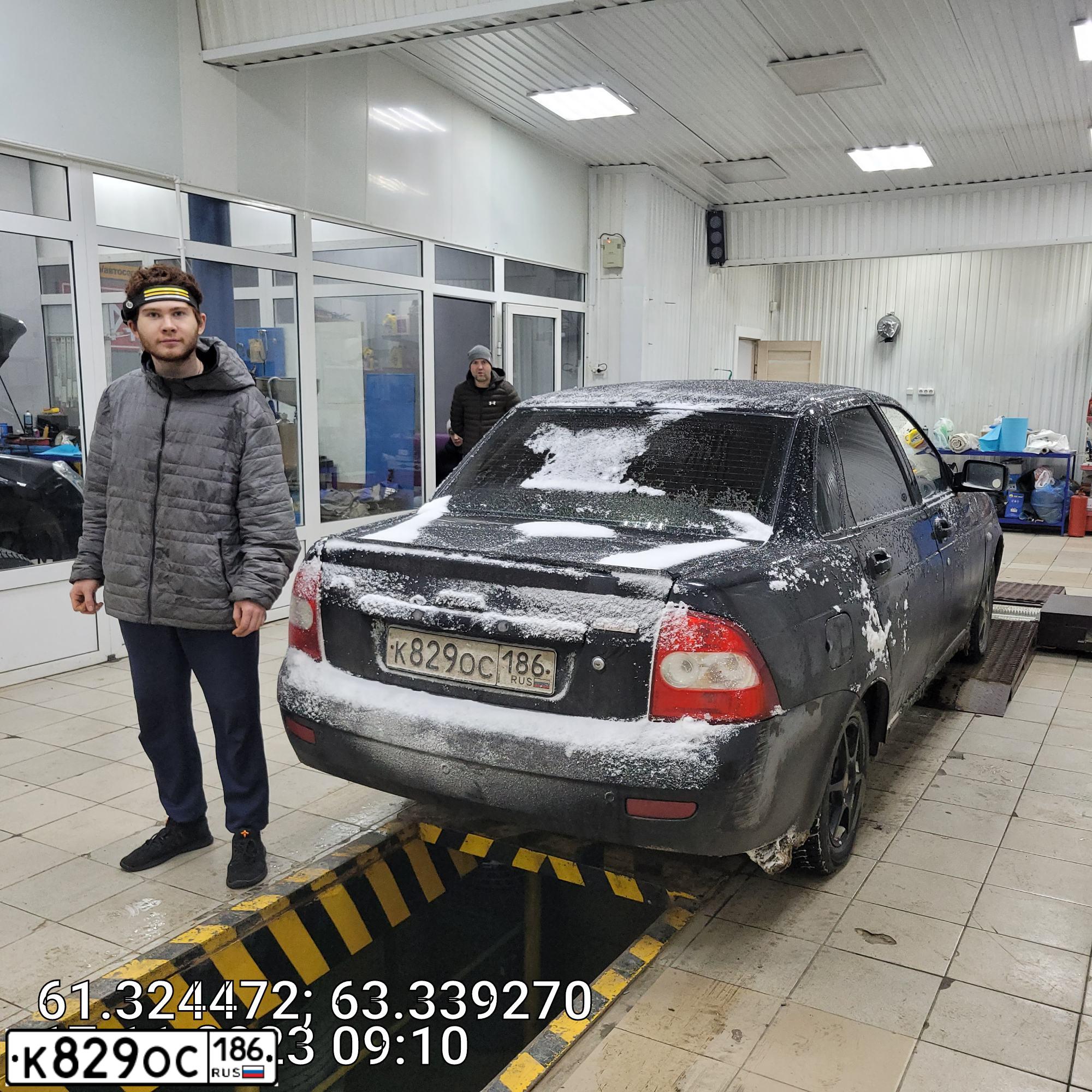 Фото автомобиля LADA 2170 PRIORA, 2010 — госномер К829ОС186. Цвет: СИНЕ-ЧЕРНЫЙ