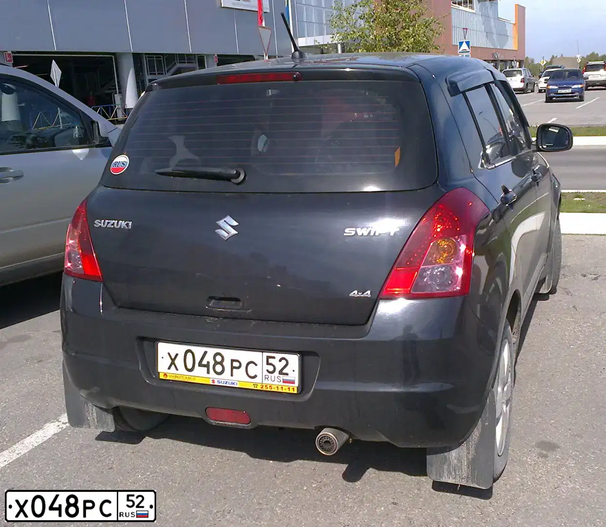 Фото автомобиля SUZUKI SWIFT, 2008 — госномер Х048РС52. Цвет: ЧЕРНЫЙ