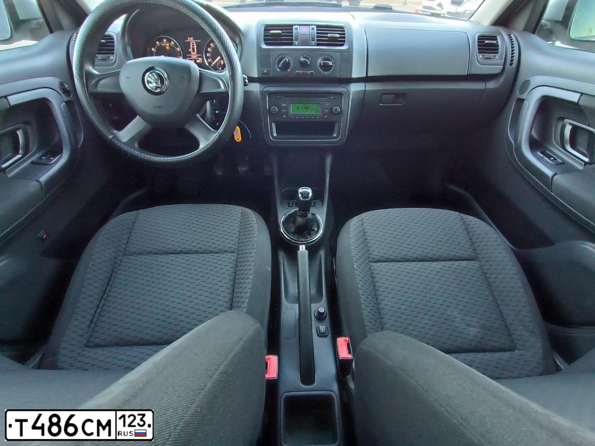 Фото автомобиля SKODA FABIA, 2013 — госномер А594РВ193. Цвет: Серебристый