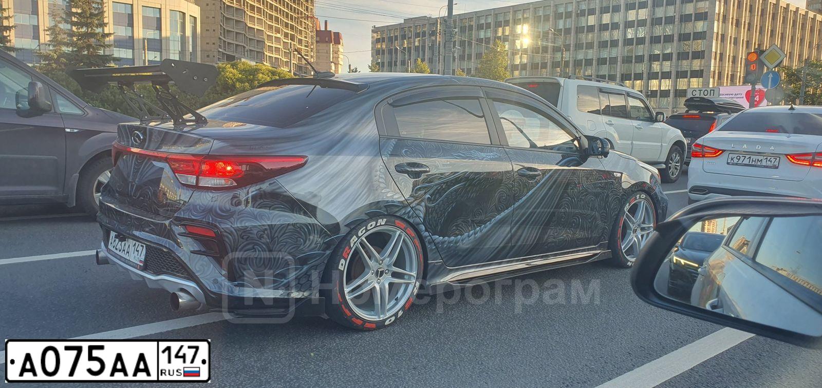Фото автомобиля BMW SERIE 6, 2013 — госномер О561ОА198. Цвет: ЧЕРНЫЙ