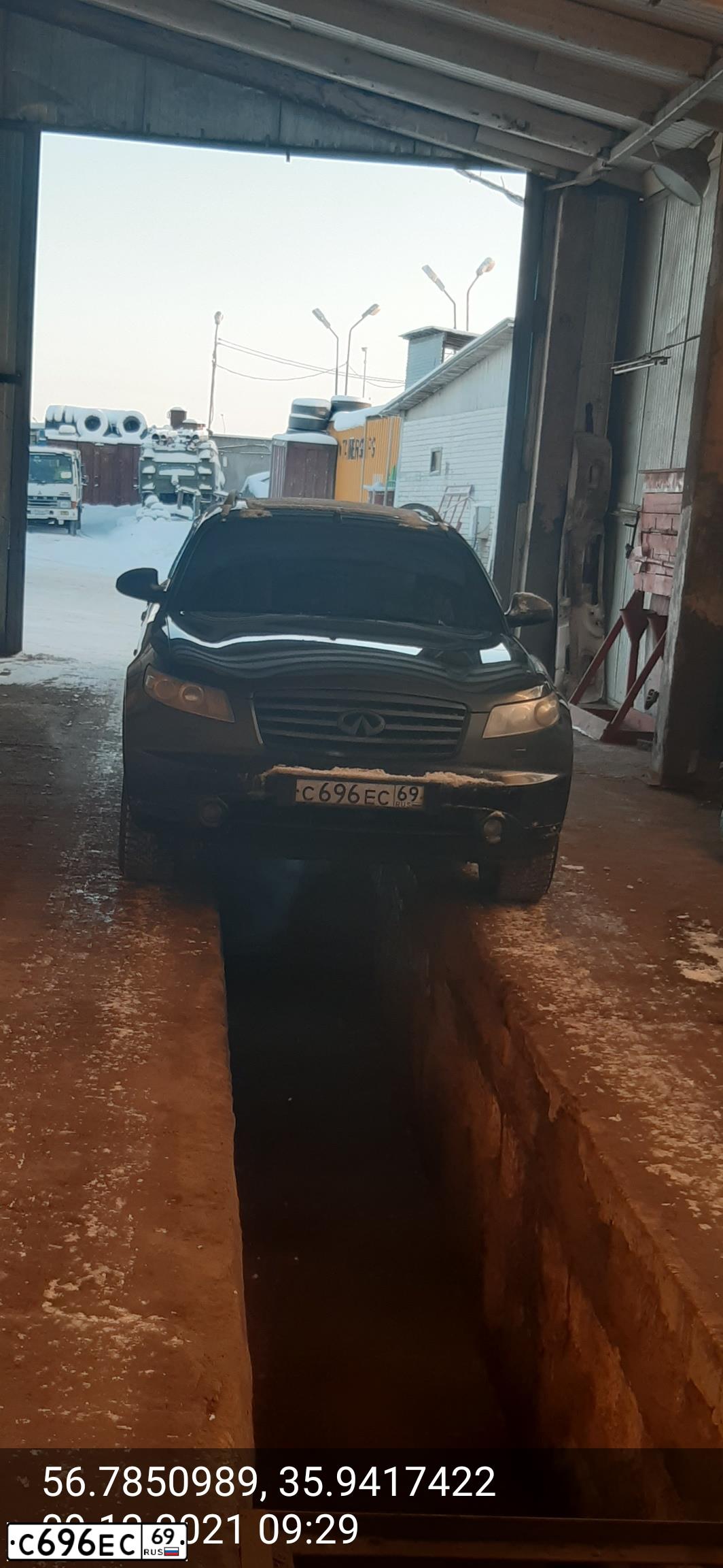 Фото автомобиля INFINITI I QX70 FX, 2008 — госномер Н758НН52. Цвет: ЧЕРНЫЙ