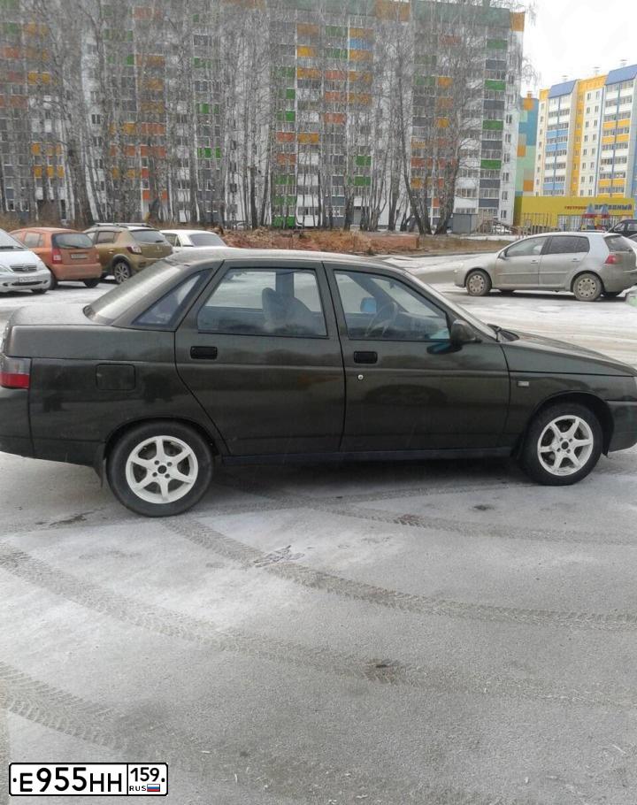 Фото автомобиля LADA 2110, 2004 — госномер Е955НН159. Цвет: ЗОЛОТИСТЫЙ ТЕМНО-ЗЕЛЕНЫЙ