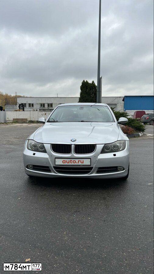 Фото автомобиля BMW SERIE 3, 2005 — госномер К582ВХ147. Цвет: СЕРЕБРИСТЫЙ
