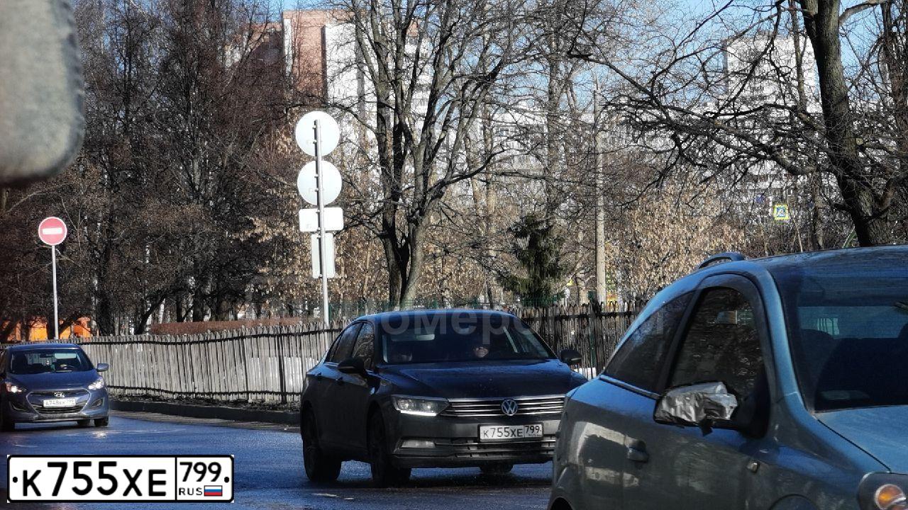 Фото автомобиля VOLKSWAGEN PASSAT, 2015 — госномер К755ХЕ799. Цвет: Коричневый