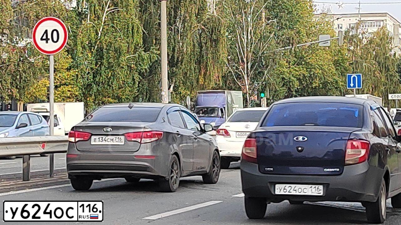 Фото автомобиля LADA 2190 GRANTA, 2015 — госномер У624ОС116. Цвет: синий