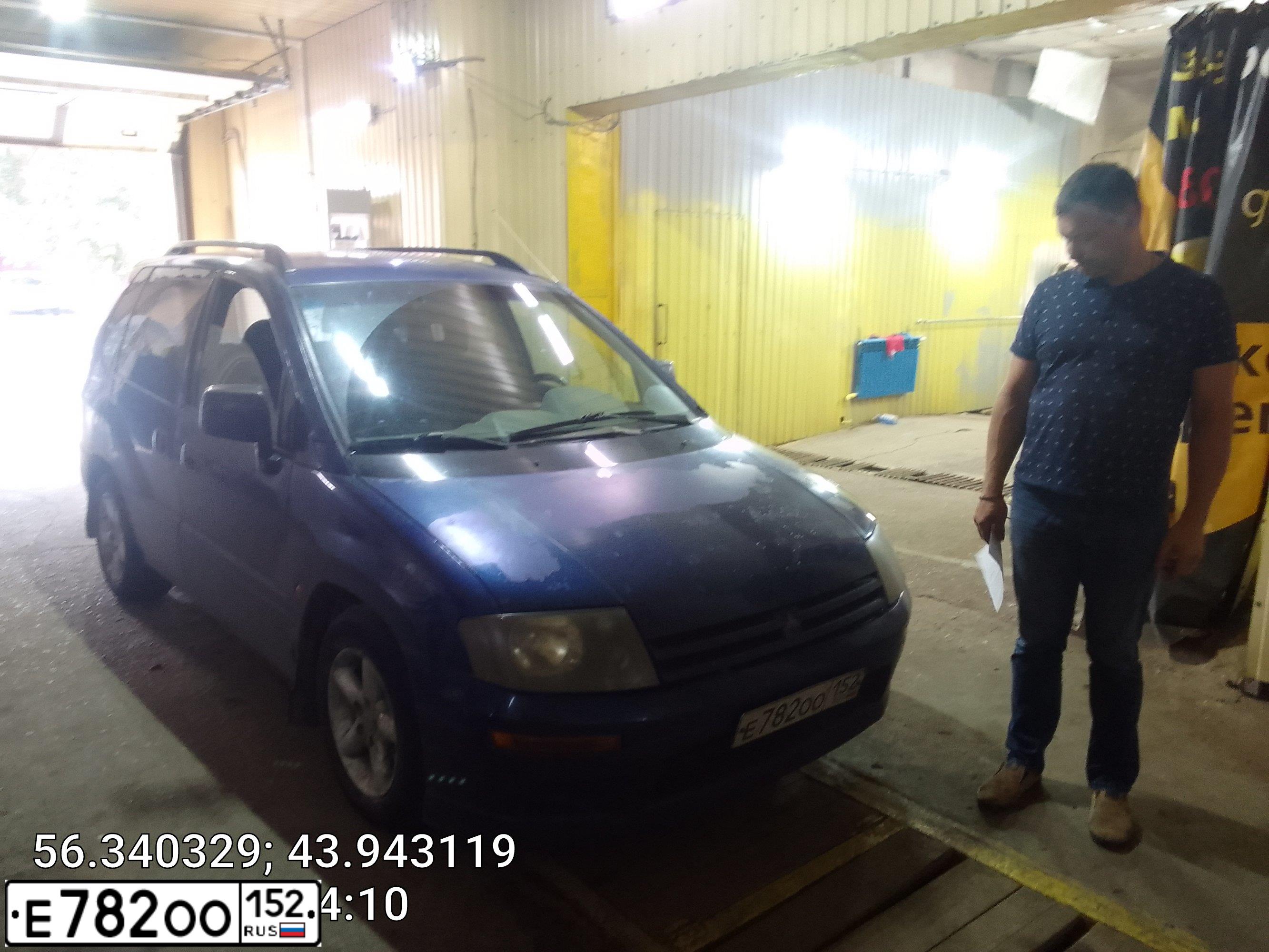 Фото автомобиля MITSUBISHI SPACE RUNNER, 2000 — госномер Е782ОО152. Цвет: синий