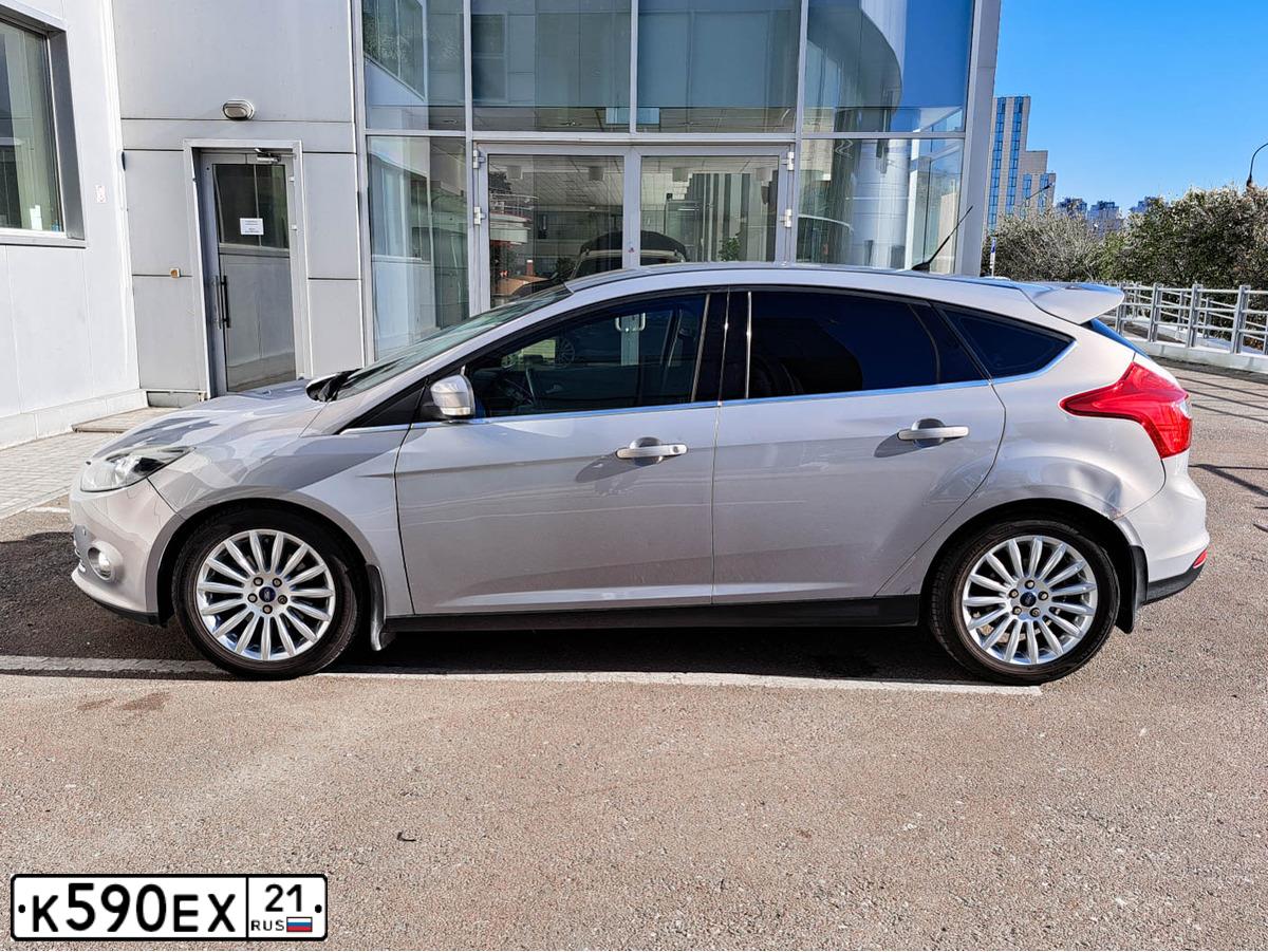Фото автомобиля FORD FOCUS, 2011 — госномер В065ОР21. Цвет: СЕРО-ГОЛУБОЙ