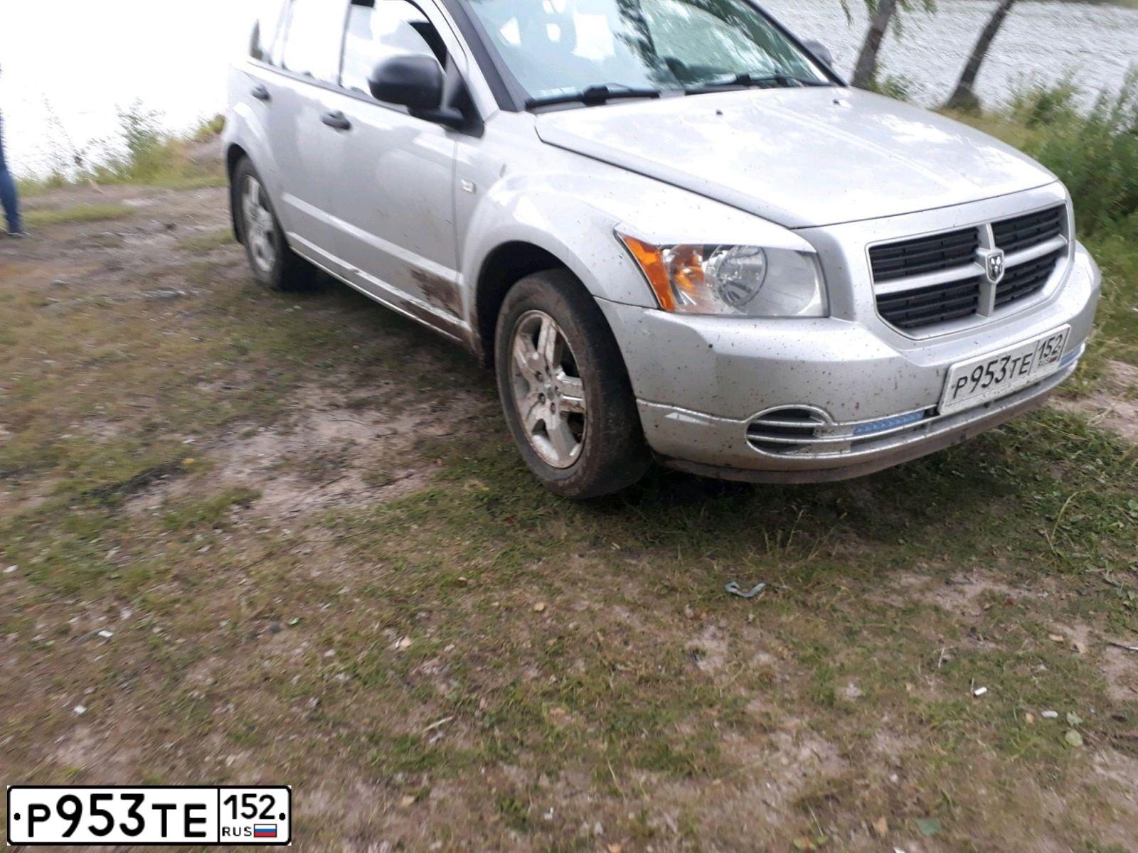 Фото автомобиля DODGE CALIBER, 2007 — госномер Р953ТЕ152. Цвет: СВЕТЛО-СЕРЫЙ