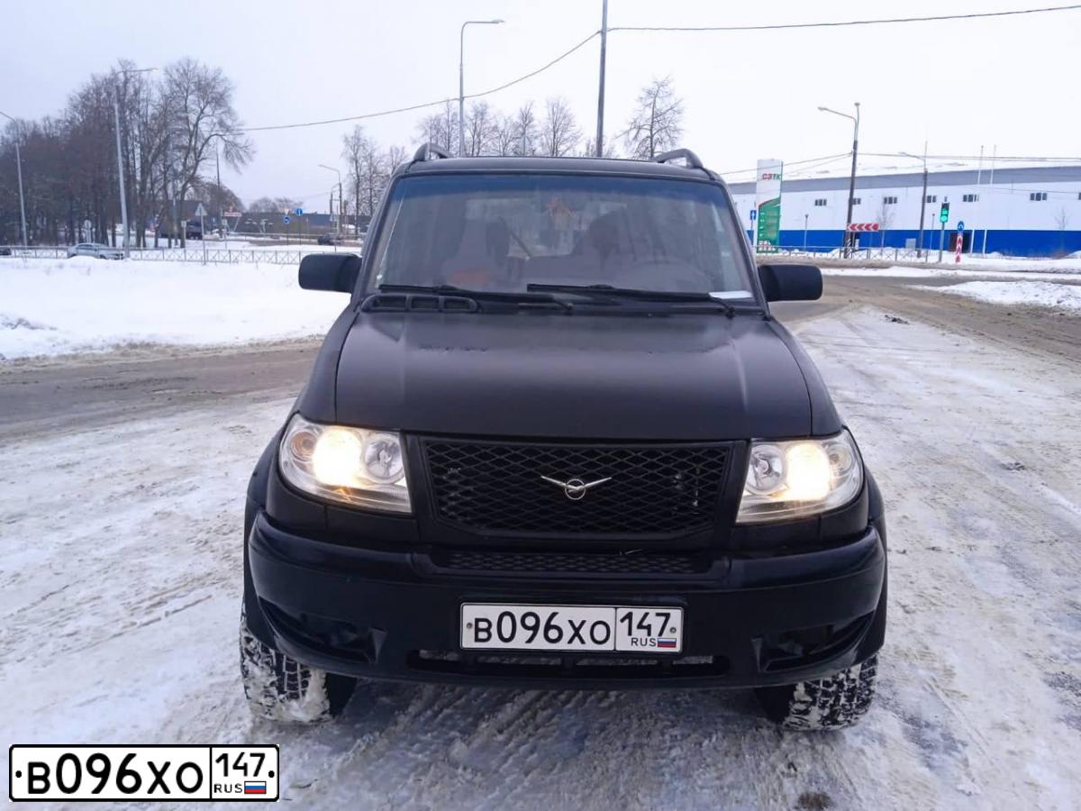 Фото автомобиля UAZ 3163 PATRIOT, 2013 — госномер В096ХО147. Цвет: АМУЛЕТ-МЕТАЛЛИК