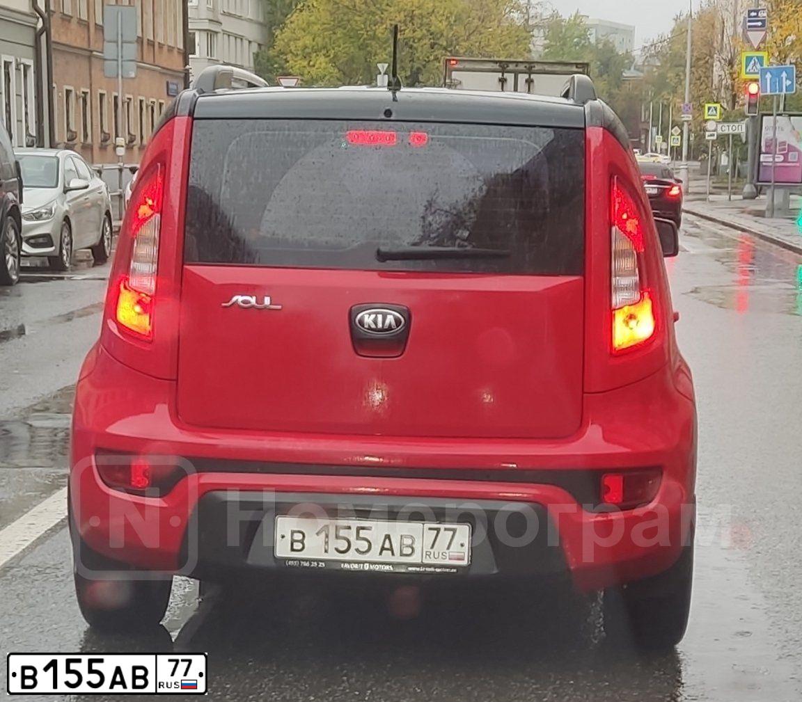 Фото автомобиля KIA SOUL, 2012 — госномер В155АВ77. Цвет: КРАСНЫЙ
