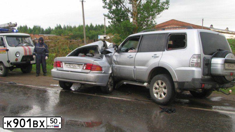 Фото автомобиля KIA MAGENTIS / OPTIMA, 2002 — госномер Т749НН199. Цвет: СЕРЕБРИСТЫЙ