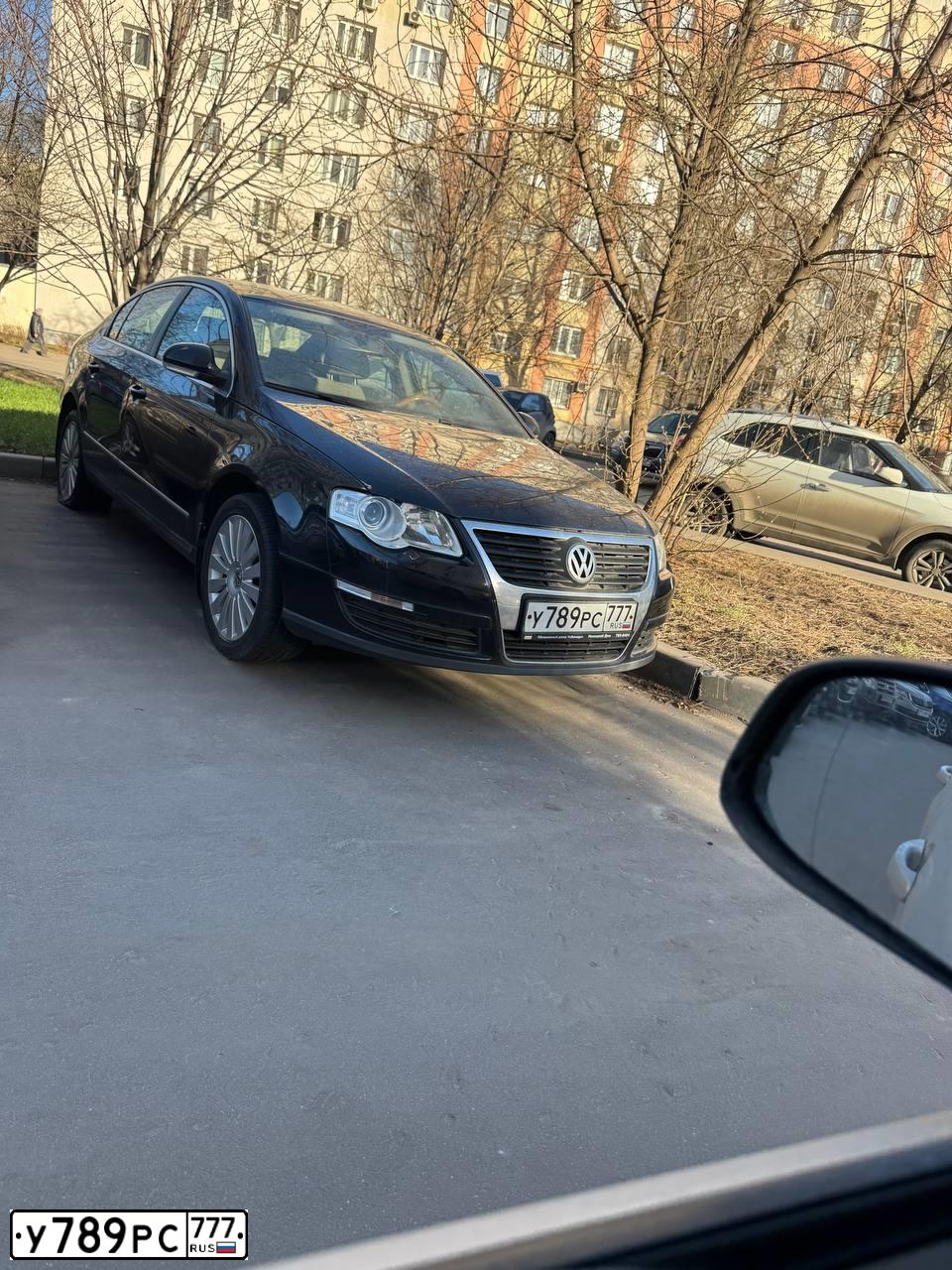 Фото автомобиля VOLKSWAGEN PASSAT, 2006 — госномер У789РС777. Цвет: ЧЕРНЫЙ