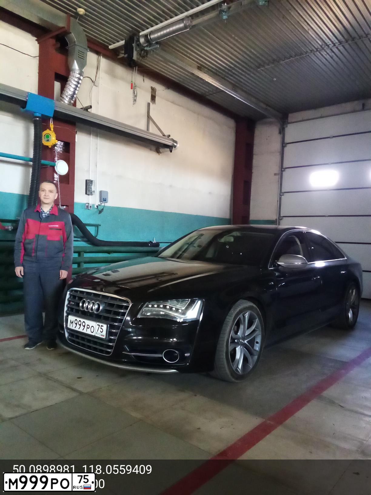 Фото автомобиля AUDI S8, 2012 — госномер Н228ТЕ75. Цвет: ЧЕРНЫЙ